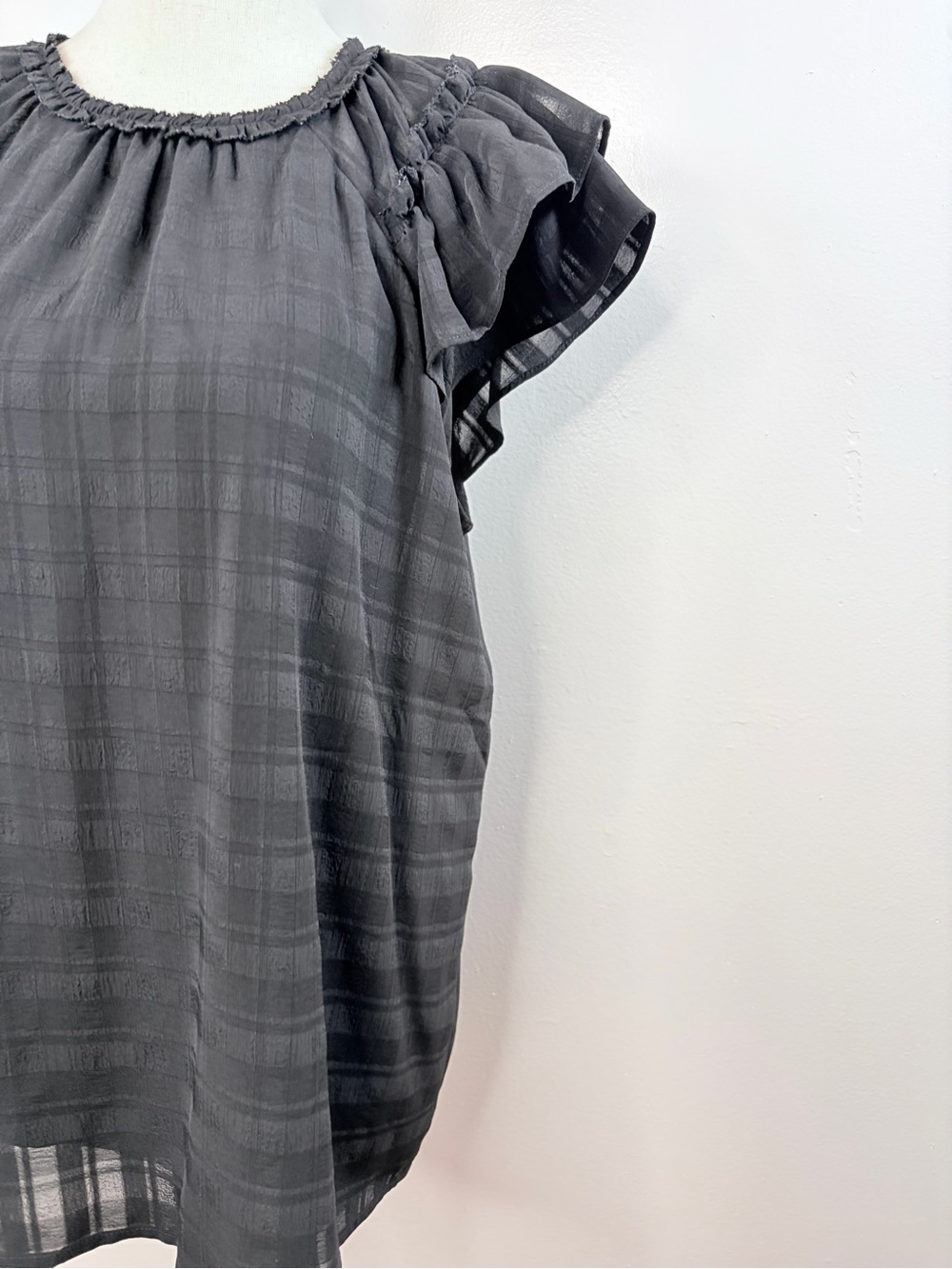 LOFT Ruffle Flutter Sleeve Top - Picture 3 of 9